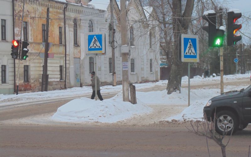 Светофоры на ул. Калинина и в Калининских домах не отвечают требованиям ПДД