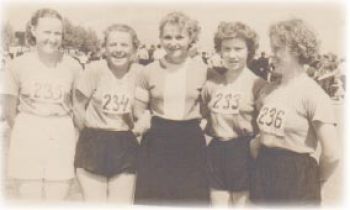 Участницы легкоатлетических стартов на стадионе “Локомотив”, 1950-е годы