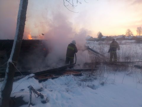Четыре дома в Тверской области сгорели в воскресенье по неосторожности