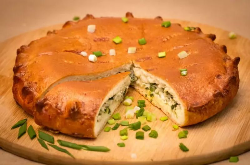 Заливной пирог с зеленым луком и яйцом на кефире (для духовки)
