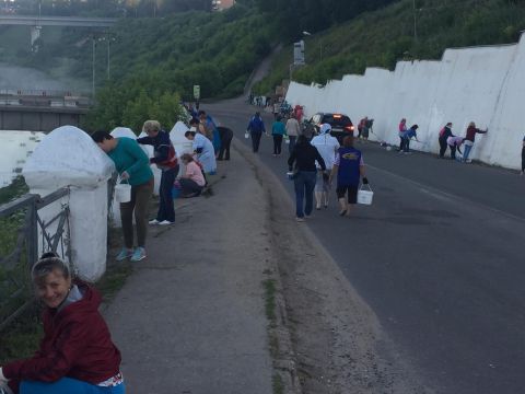 Добровольно принудительный абсурд