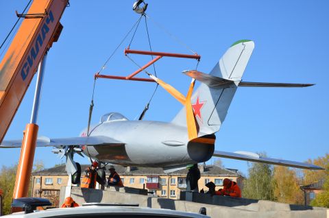 Здравствуй, самолет