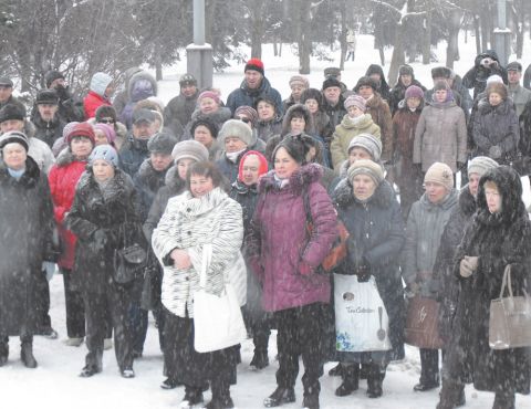 Против непрофессионализма власти и за объединение горожан