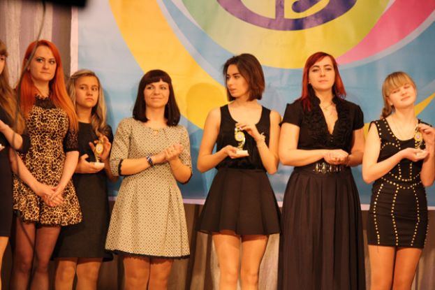 Вручение памятных знаков молодым работникам культуры